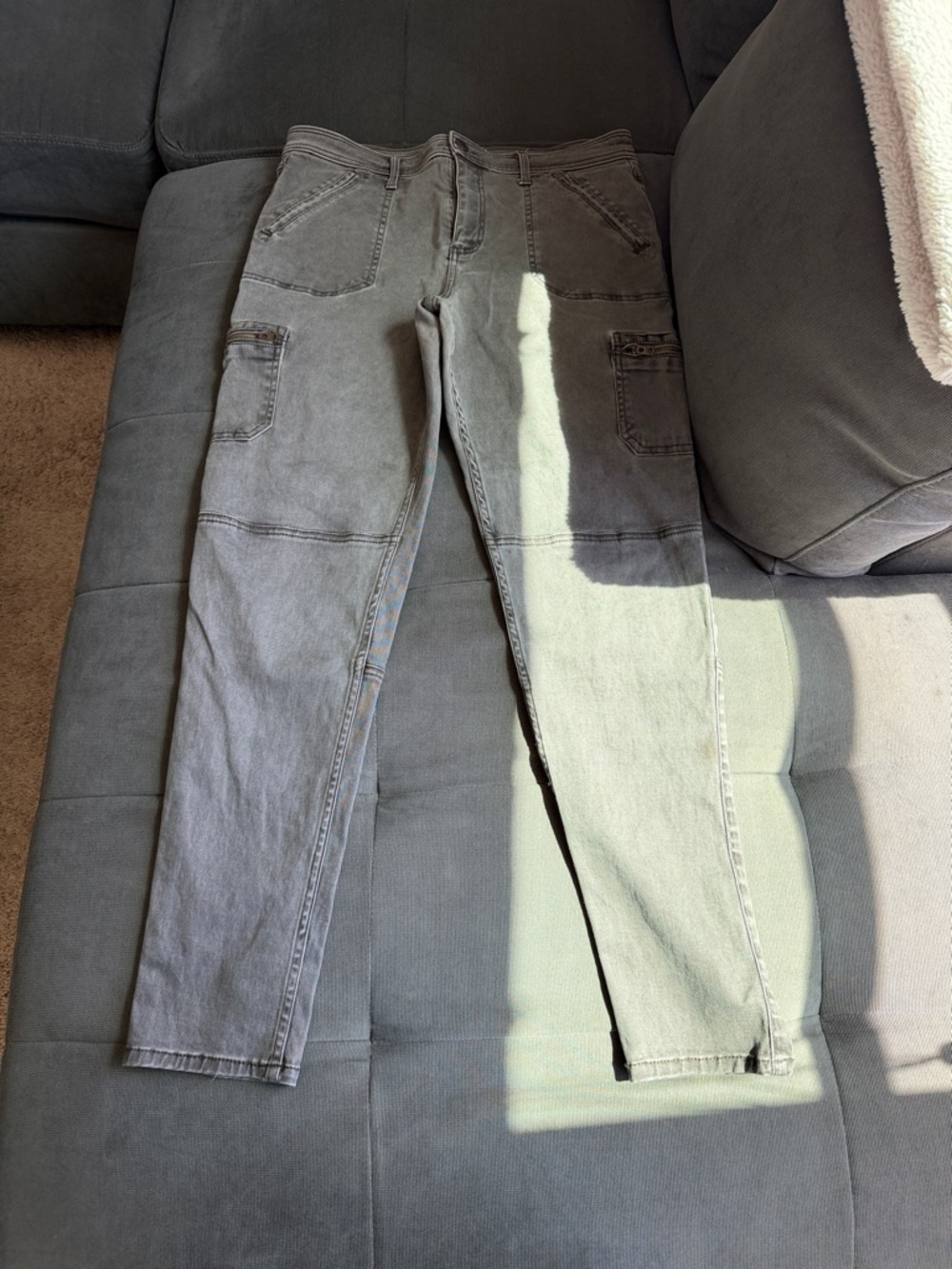 Abercrombie & Fitch Light Gray Skinny Cargo Pants